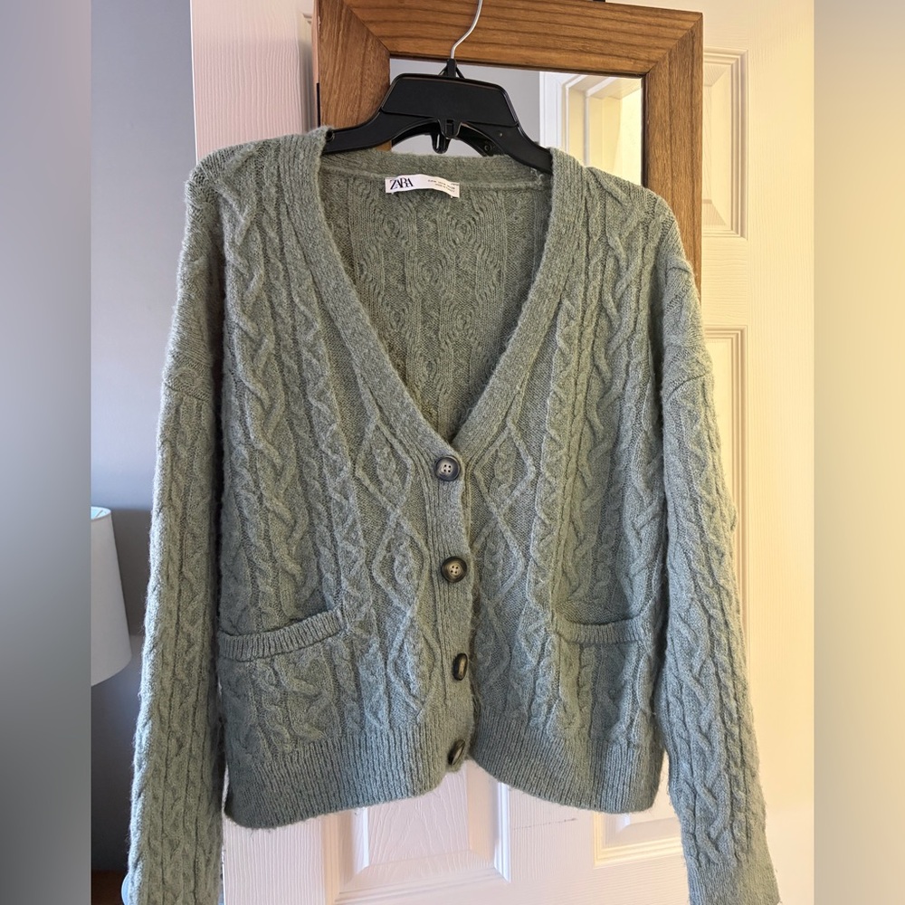 Zara Women's Sage Cable Knit Cardigan